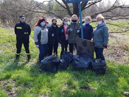Akcja sprzątania w gminie Strumień 24.04.2021