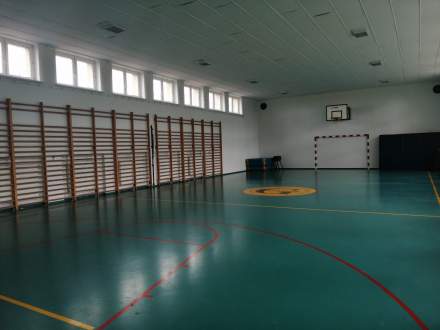 Odmalowana sala gimnastyczna w SP w Strumieniu