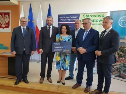 Burmistrz Strumienia odbiera promesę na dofinansowanie inwestycji