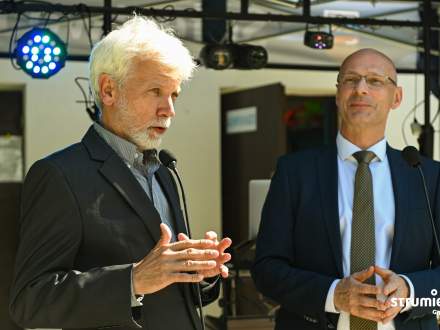 Przemówienia podczas uroczystego odsłonięcia tablicy