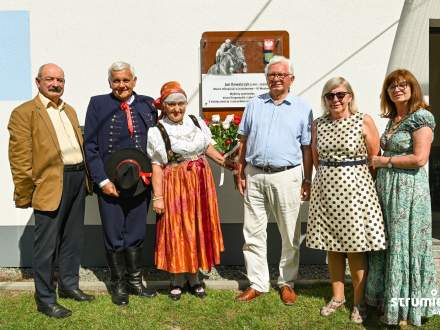 Uroczyste odsłonięcie tablicy poświęconej Janowi Kowalczykowi