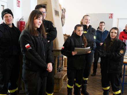 Opiekunowie zimowiska - odczytują zasady