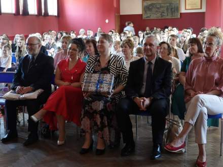 Goście w Auli Szkoły Podstawowej