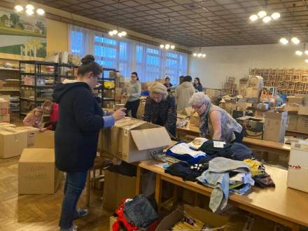 Akcja pakowania paczek dla rodzin z Ukrainy