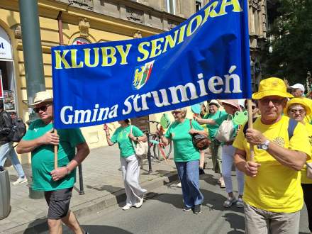 Seniorzy z gminy Strumień na Senioraliach w Krakowie