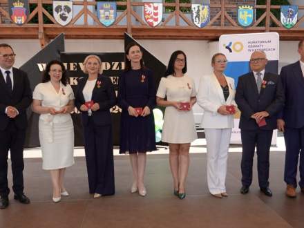 Odznaczenie medalami - zdjęcie grupowe
