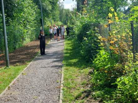 Spacer po ścieżce w Drogomyślu