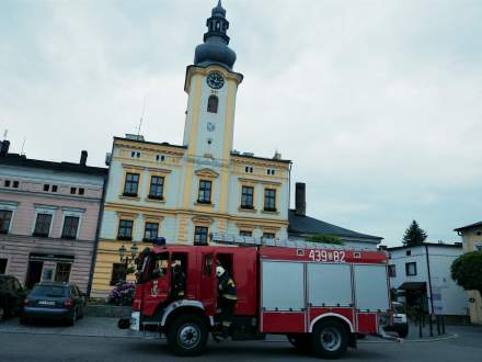 Próbna ewakuacja przeciwpożarowa w Urzędzie Miejskim w Strumieniu