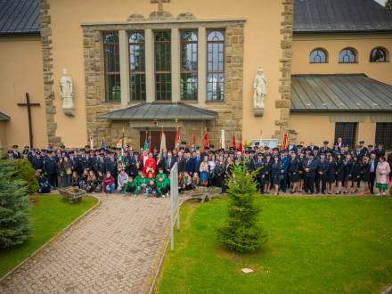 Zdjęcie grupowe wykonane na obchodach 100-lecia działalności OSP gminy Rabča na Słowacji