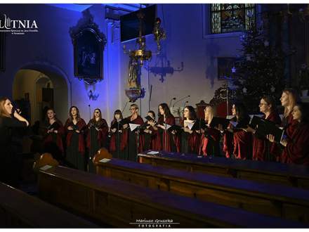 Koncert w wykonaniu Chóru Towarzystwa Śpiewaczego Lutnia w Sanktuarium św.Barbary w Strumieniu (fot. M.Gruszka)